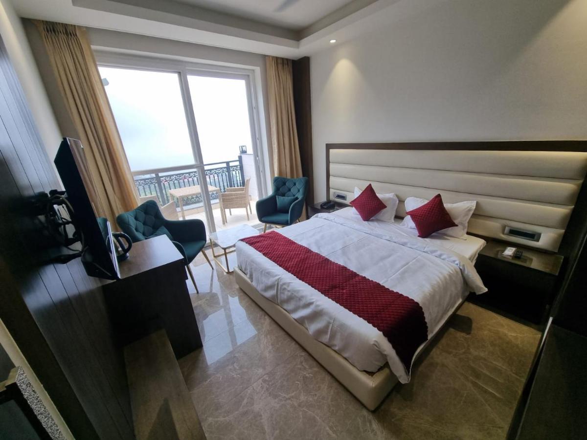 Luxe Resorts - Centrally Heated Air Conditioned Hotel In The Heart Of Kasauli Exterior photo