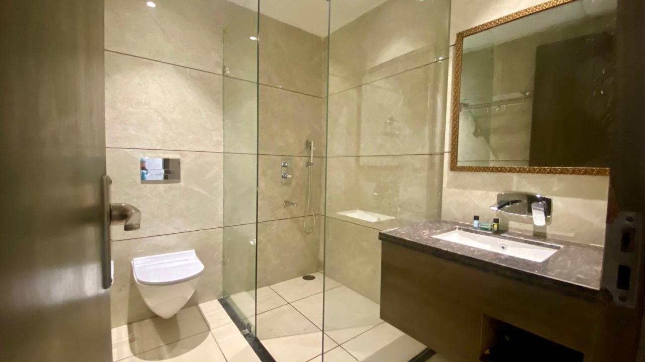 Luxe Resorts - Centrally Heated Air Conditioned Hotel In The Heart Of Kasauli Exterior photo