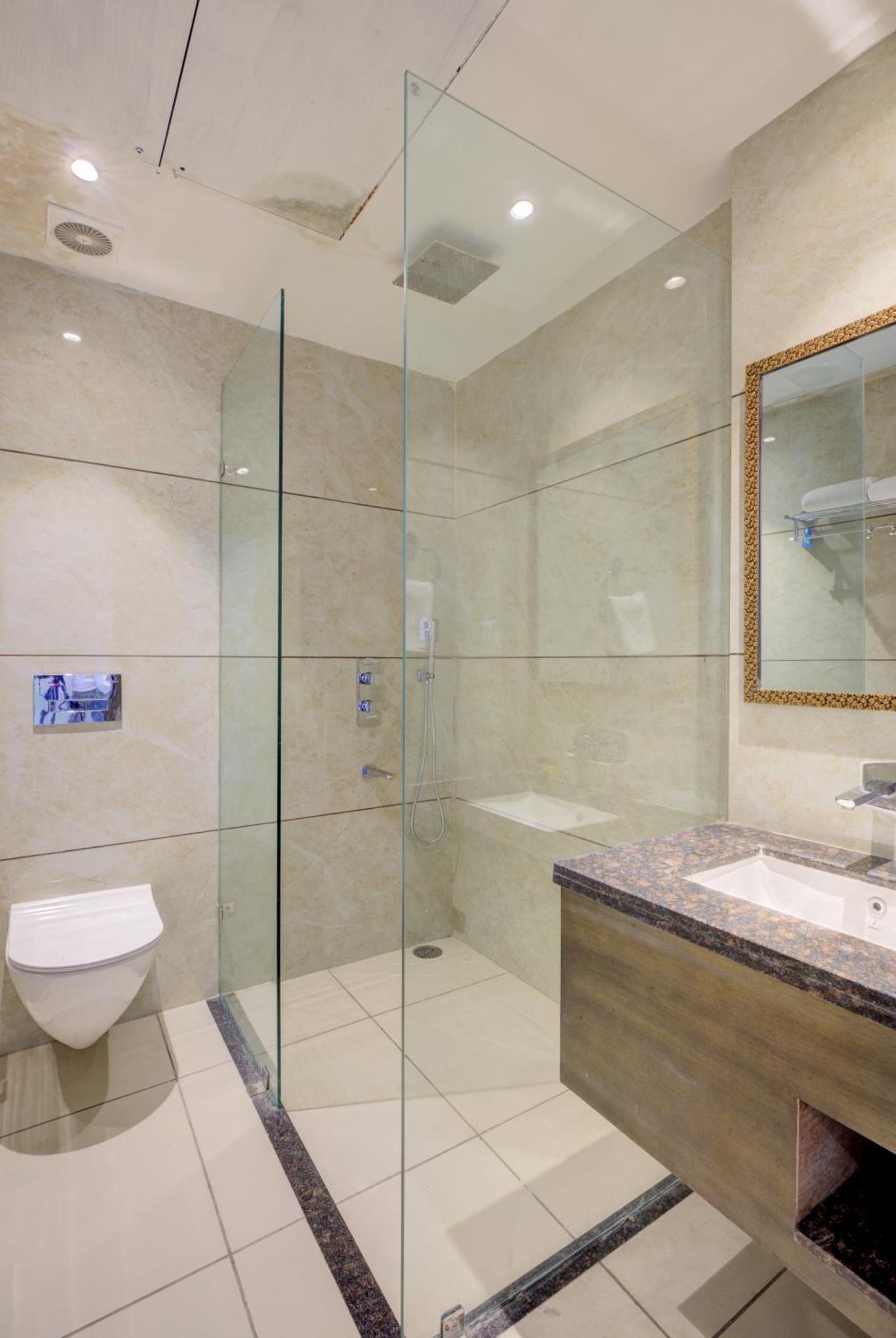 Luxe Resorts - Centrally Heated Air Conditioned Hotel In The Heart Of Kasauli Exterior photo