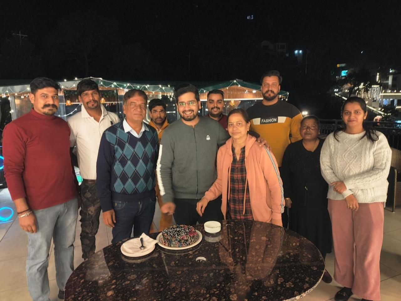 Luxe Resorts - Centrally Heated Air Conditioned Hotel In The Heart Of Kasauli Exterior photo
